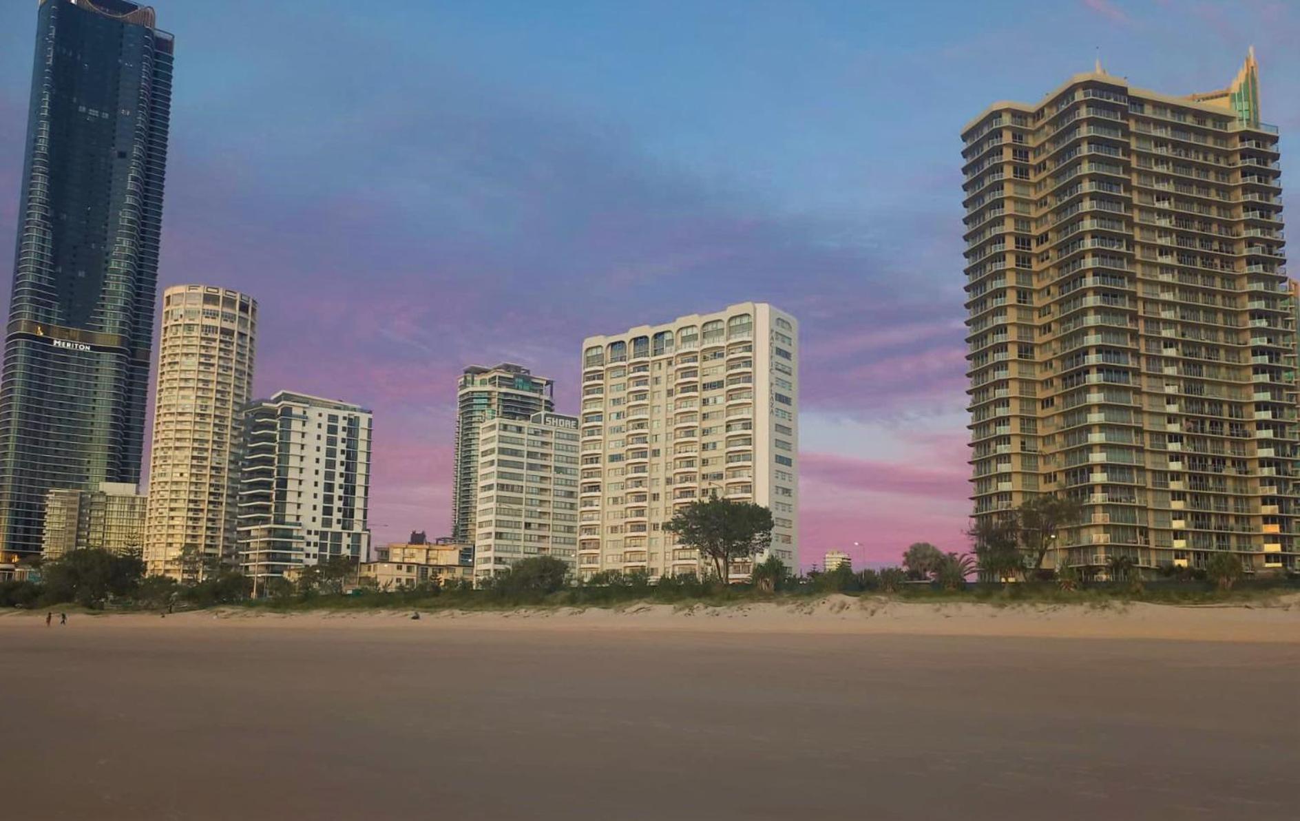 Hi Surf Beachfront Resort Apartments Gold Coast Esterno foto